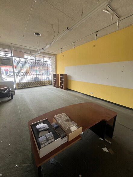 More Photos Of 8115 Foothill Blvd, Sunland Storefront Retail Office For Sale