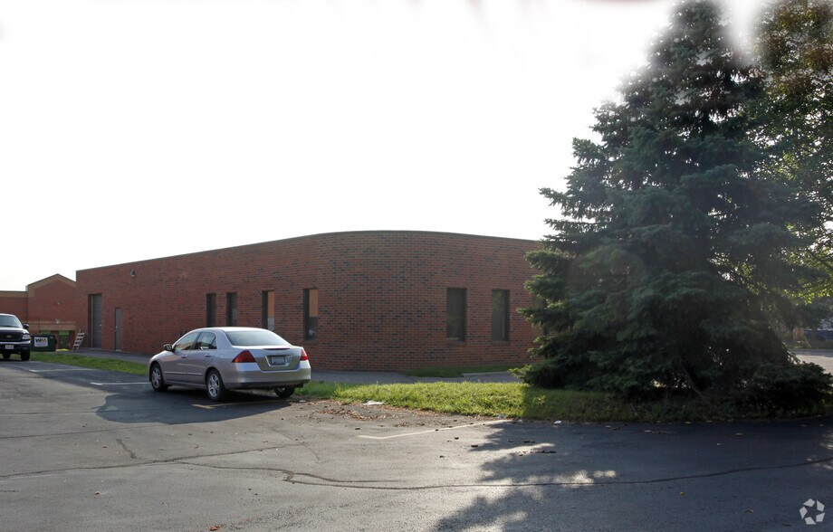 More Photos Of 6787 Invader Cres, Mississauga Warehouse For Lease