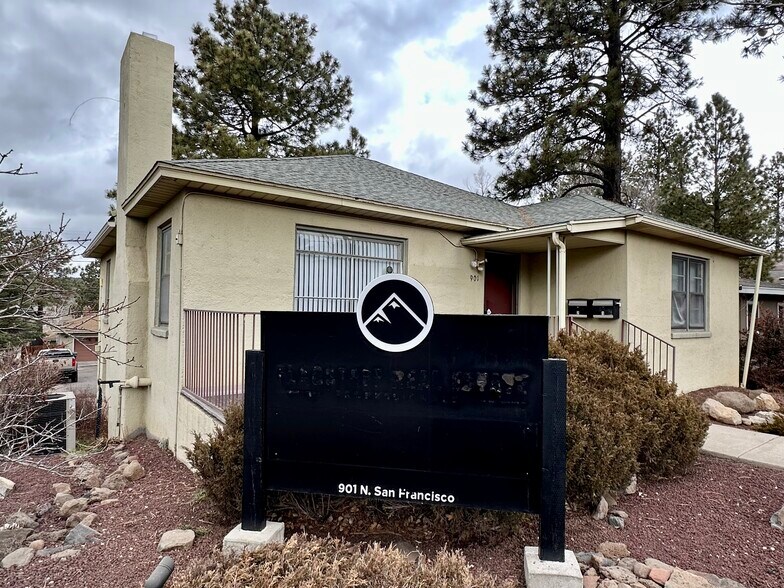 Primary Photo Of 901 N San Francisco St, Flagstaff Medical For Lease