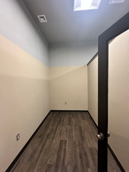 More Photos Of 8218 Pacific Ave, Tacoma Freestanding For Lease