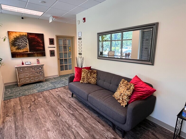 More Photos Of 200 Bailey Dr, Stewartstown Office For Lease