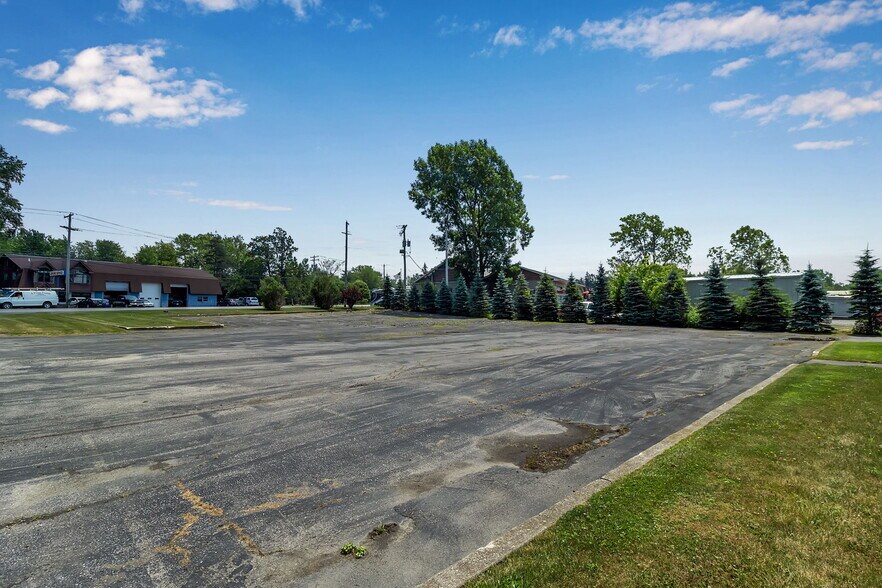 More Photos Of 7120 Seneca St, Elma Warehouse For Lease