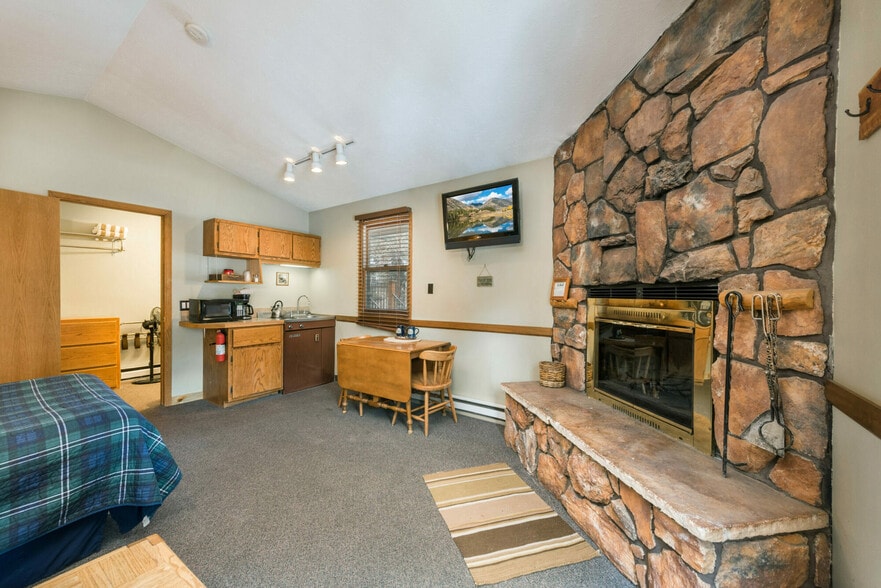 More Photos Of 1130 W Elkhorn Ave, Estes Park Hotel For Sale