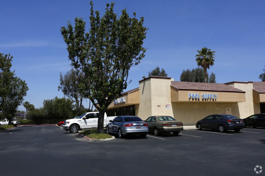 More Photos Of 641 N Main St, Corona Freestanding For Lease