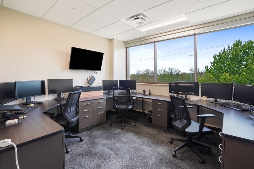 More Photos Of 350 W Wilson Bridge Rd, Worthington Medical For Lease