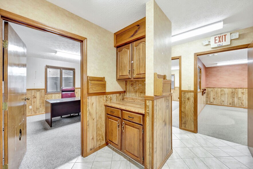 More Photos Of 1 Marty Ln, West Alexandria Medical For Sale