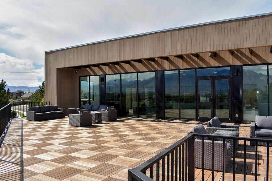 More Photos Of 10718 S Beckstead Ln, South Jordan Coworking Space