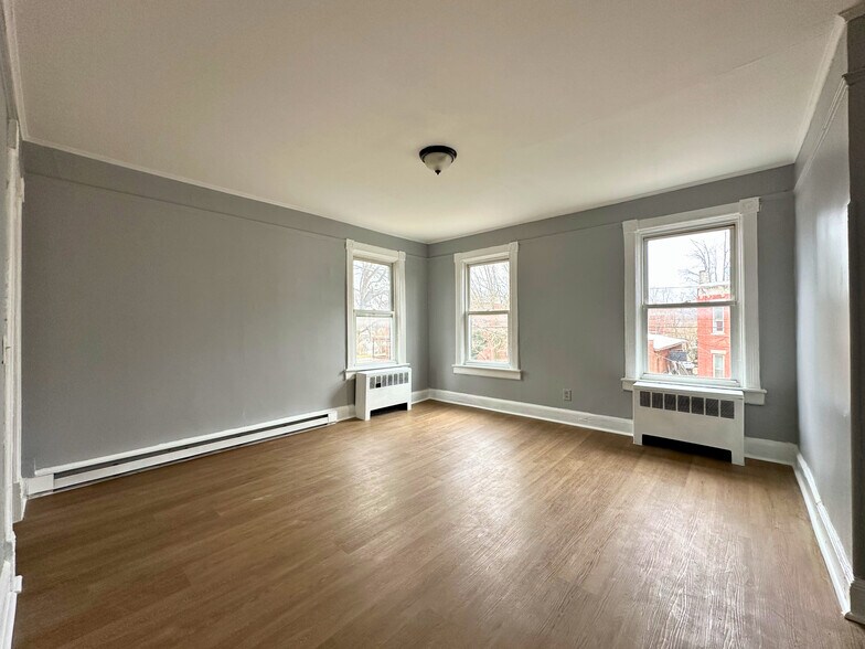 More Photos Of 72 1/2 Henry Ave, Newburgh Apartments For Sale