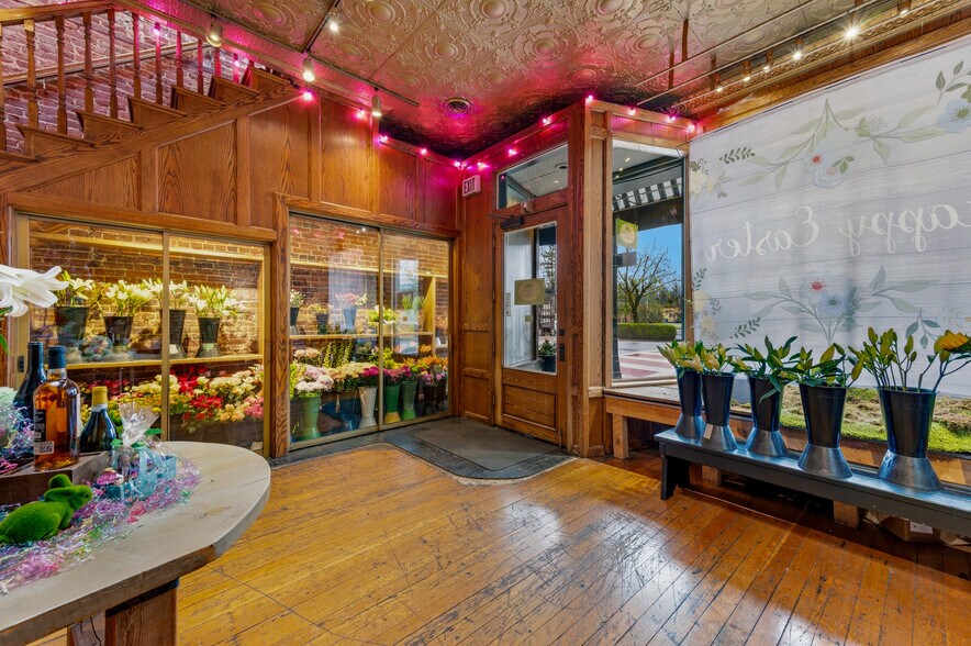 More Photos Of 102 W Main St, Grass Valley General Retail For Sale