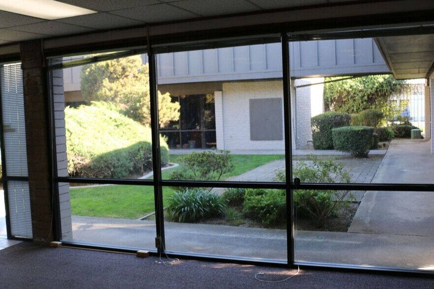 More Photos Of 5637 N Pershing Ave, Stockton Medical For Lease