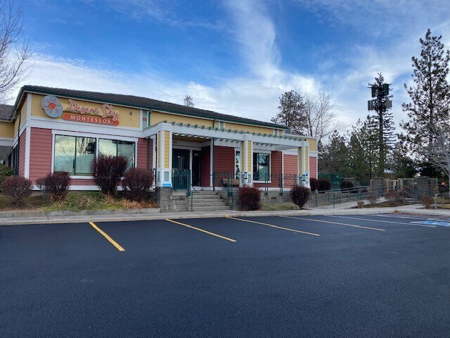 More Photos Of 150 NE Bend River Mall Dr, Bend Unknown For Lease