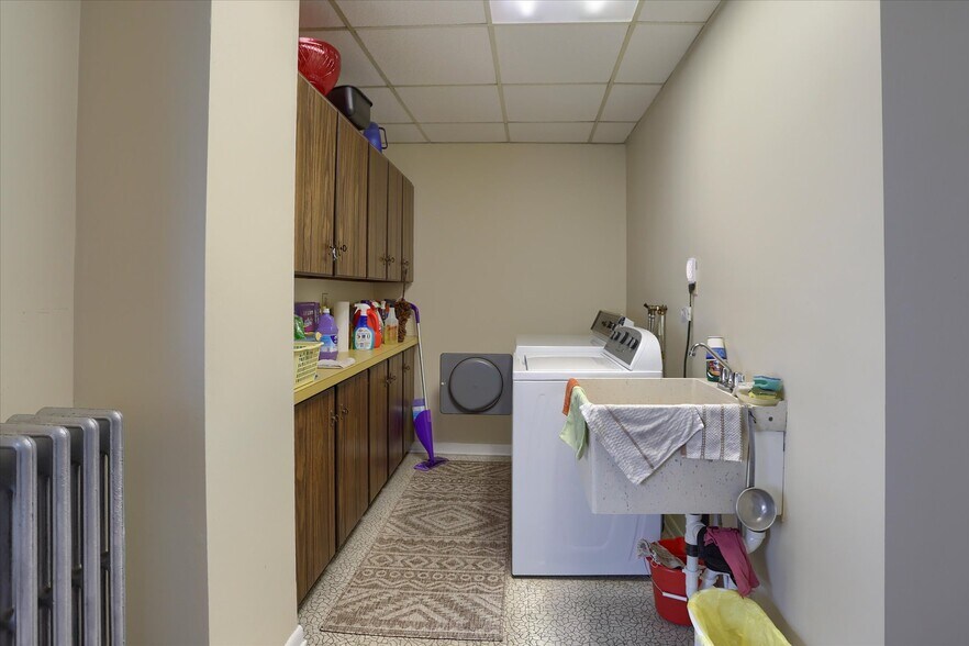 More Photos Of 3 S Market St, Shamokin Flex For Sale