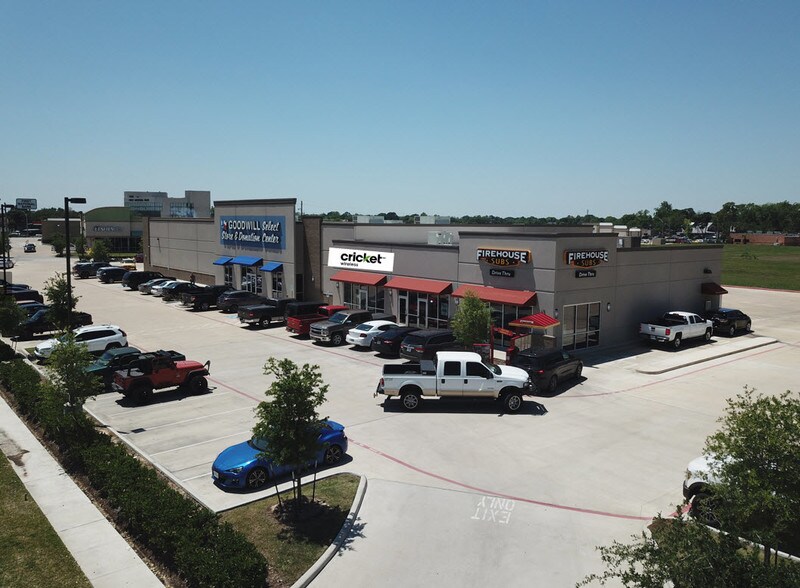 More Photos Of 253 Bypass 35 N, Alvin Unknown For Lease