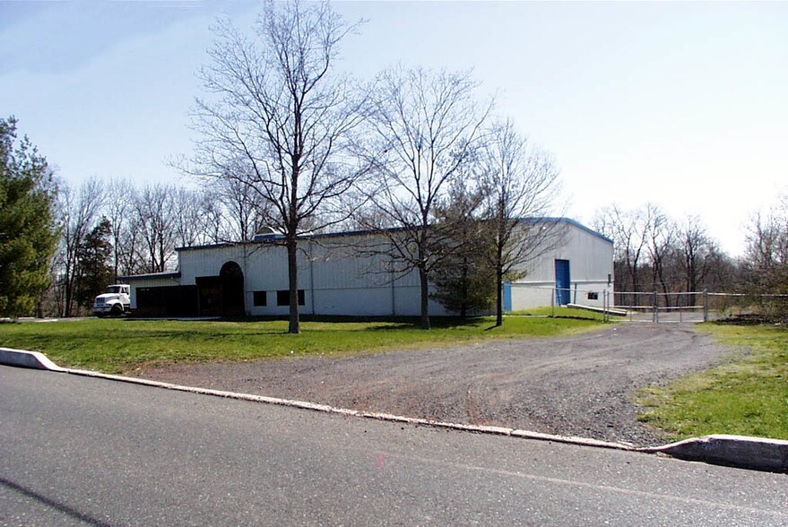 More Photos Of 18 Cassell Rd, Souderton Manufacturing For Lease