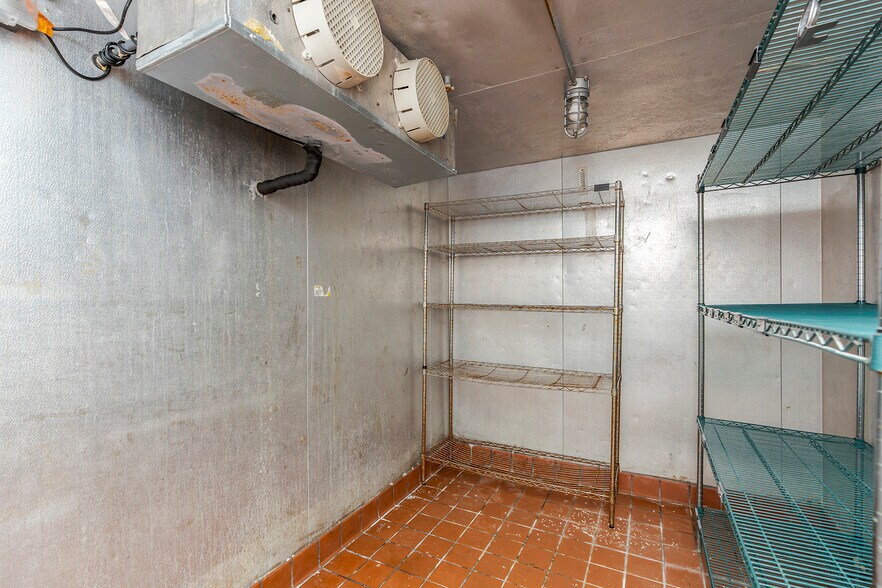 More Photos Of 241 Eastern Byp, Richmond Restaurant For Lease