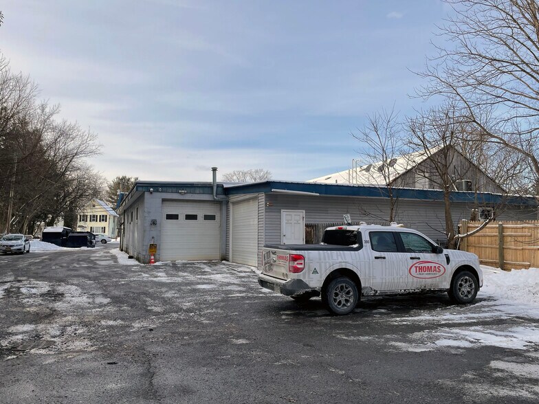 More Photos Of 2015 Hamburg St, Schenectady Flex For Sale