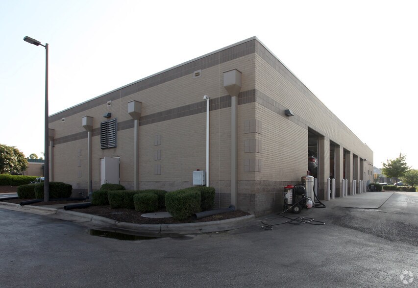 More Photos Of 5412 S Miami Blvd, Durham Auto Repair For Sale