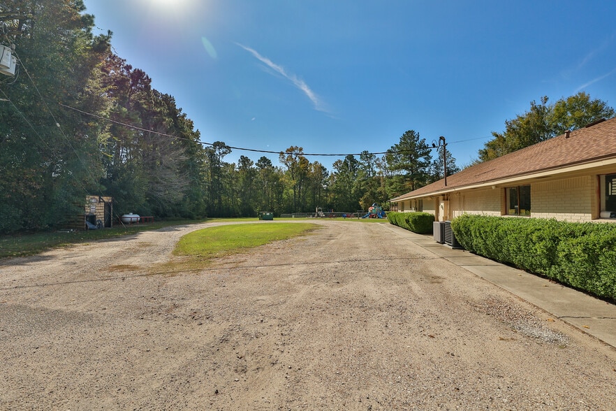 More Photos Of 6035 TX-105, Conroe Daycare Center For Sale