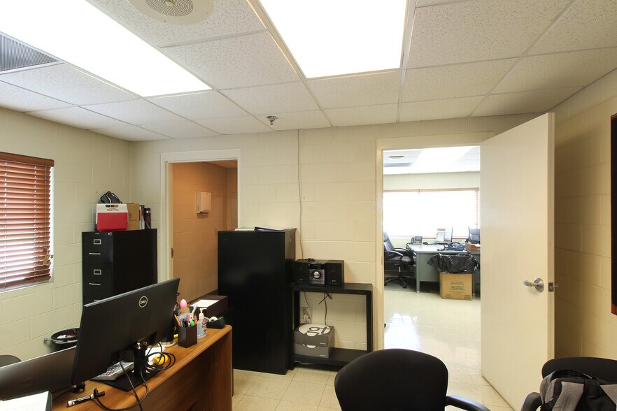More Photos Of 2129 Chipman St, Knoxville Warehouse For Lease