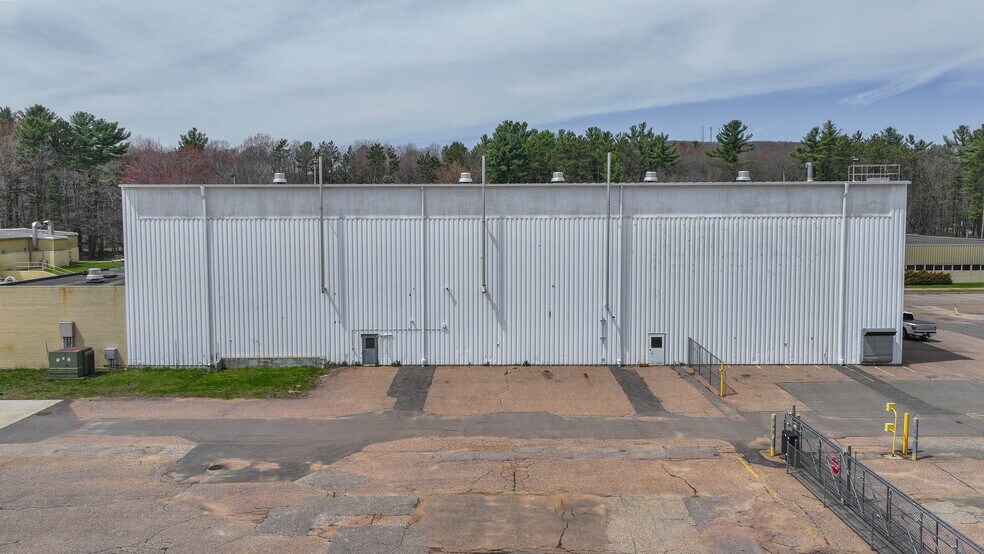 More Photos Of 301 W Military Rd, Rothschild Warehouse For Lease