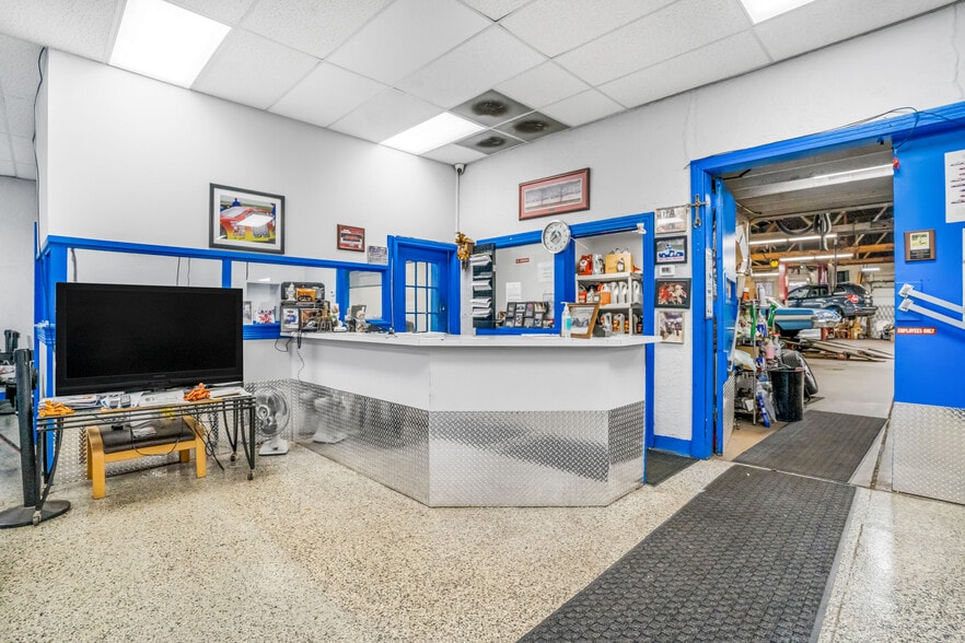 More Photos Of 6021 W Roosevelt Rd, Cicero Auto Repair For Sale