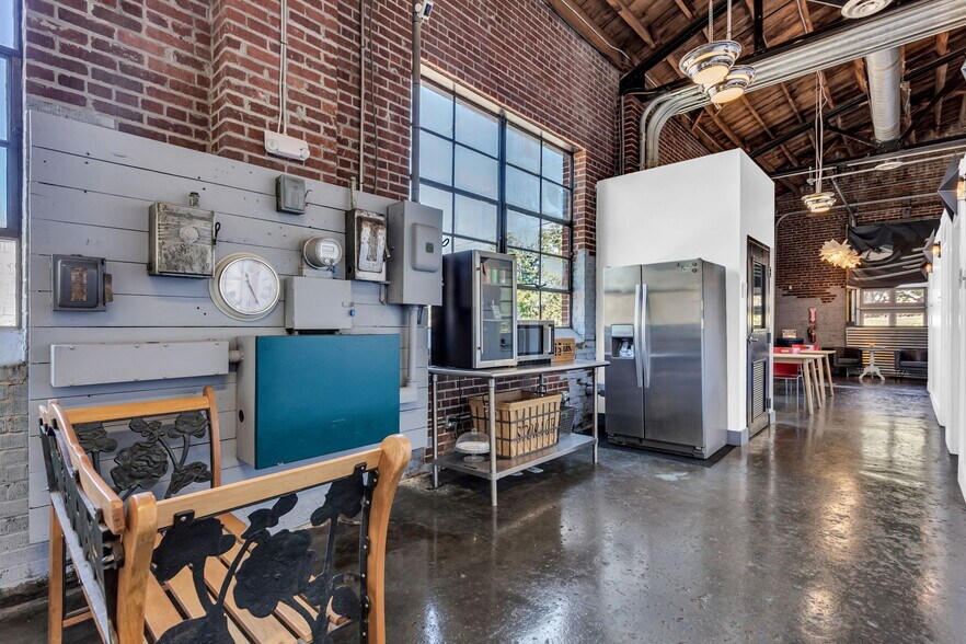 More Photos Of 12461 Veterans Memorial Hwy, Douglasville Loft Creative Space For Lease