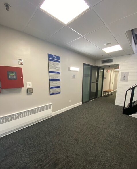 More Photos Of 415 Silas Deane Hwy, Wethersfield Office For Lease