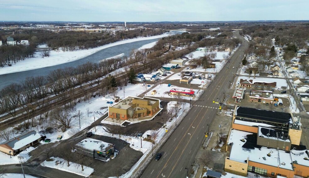 More Photos Of 415 N Benton Dr, Sauk Rapids Restaurant For Sale