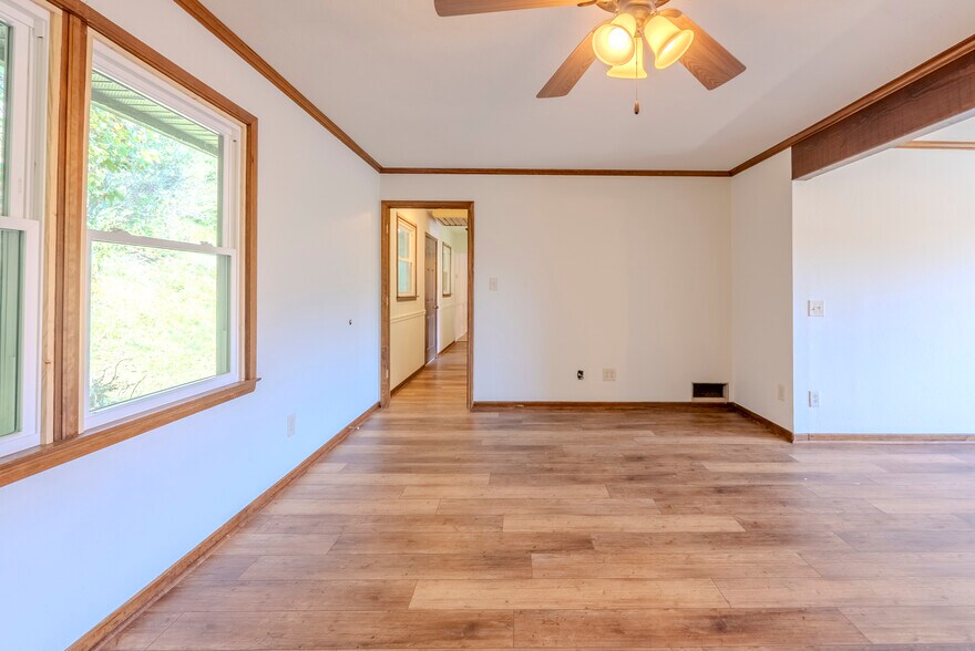 More Photos Of 8356 Sylva Rd, Franklin Office For Sale