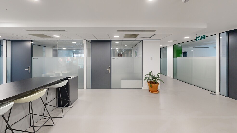 More Photos Of 156 Great Charles Street Queensway, Birmingham Coworking Space