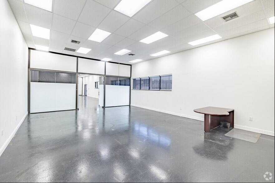 More Photos Of 4200-4250 NW 72nd Ave, Miami Warehouse For Lease