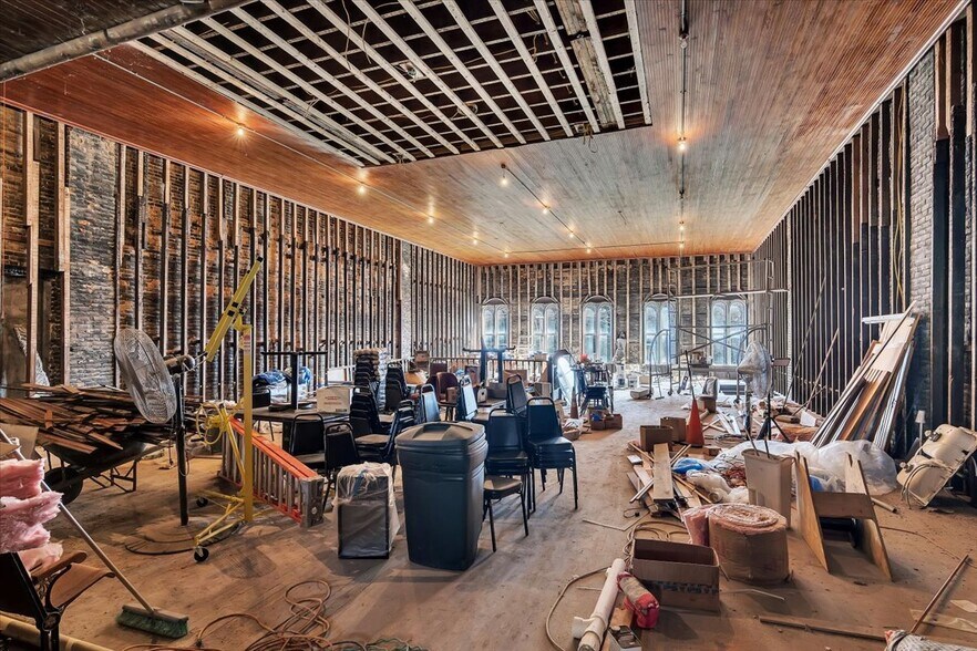 More Photos Of 68 Main St, Whitehall Flex For Sale