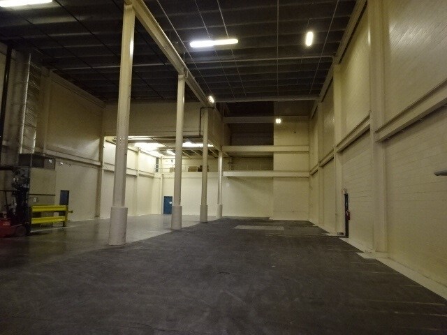 More Photos Of 4930 Hayes Ave, Plover Distribution For Lease