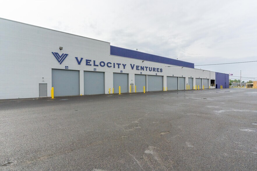 More Photos Of 9000 River Rd, Pennsauken Unknown For Lease