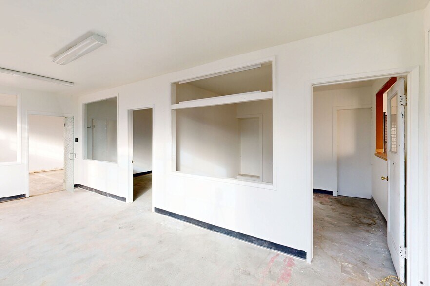 More Photos Of 1035 Murray St, Berkeley Showroom For Lease