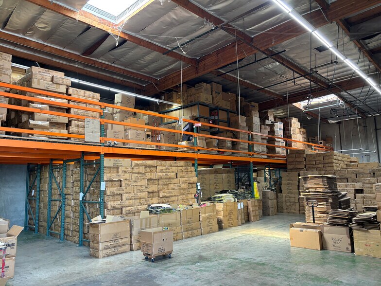 More Photos Of 6433 Alondra Blvd, Paramount Distribution For Sale