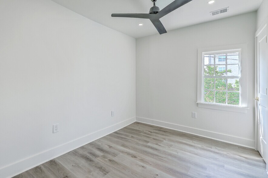 More Photos Of 68 Lee St, Charleston Apartments For Sale