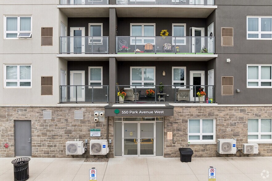 More Photos Of 550 Park Av W, Chatham Apartments For Sale