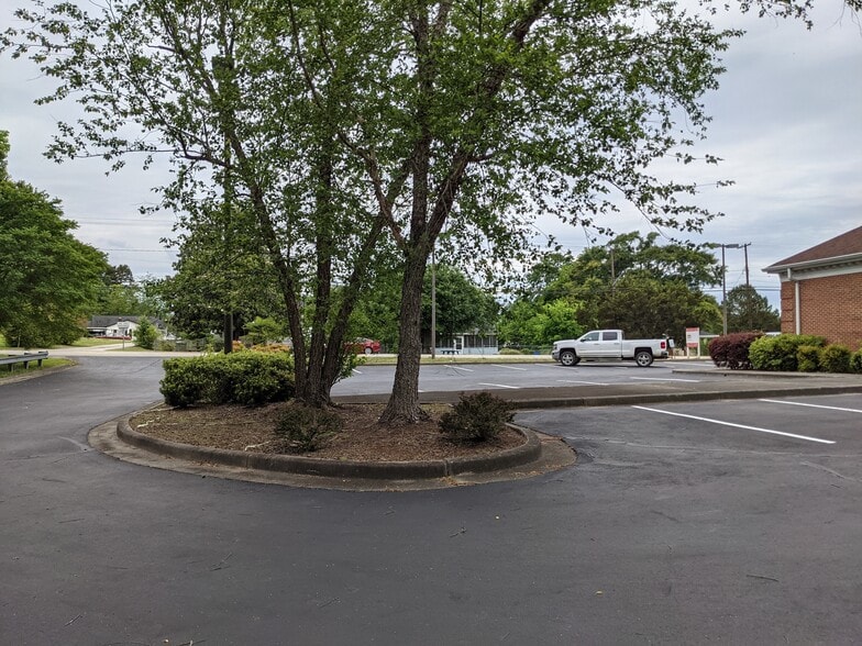 More Photos Of 105 Dearborn St, Great Falls Bank For Sale