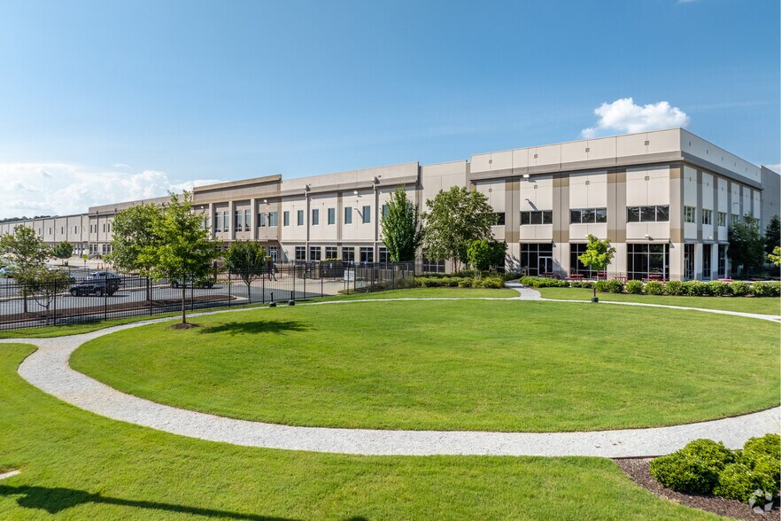 More Photos Of 4505 Derrick Industrial Pky, Atlanta Distribution For Lease