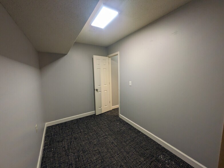 More Photos Of 545 Sherman St, Emporia Office For Lease