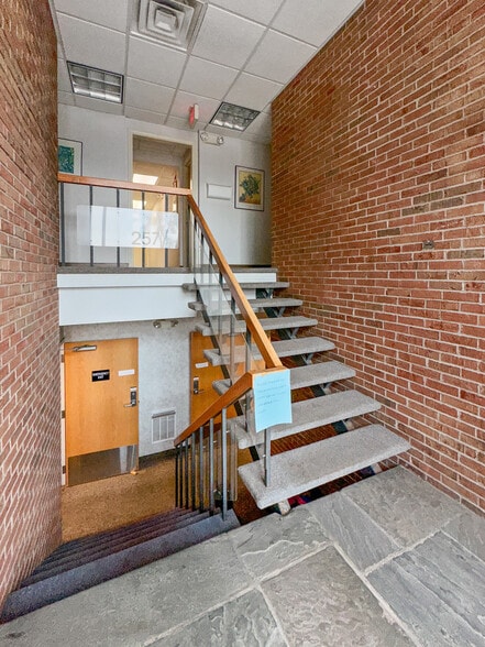 More Photos Of 257 E Center St, Manchester Medical For Lease