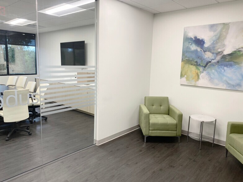 More Photos Of 877 Executive Center Dr W, Saint Petersburg Office For Lease