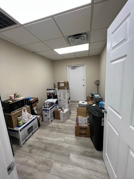 More Photos Of 7480 Fairway Dr, Miami Lakes Medical For Lease