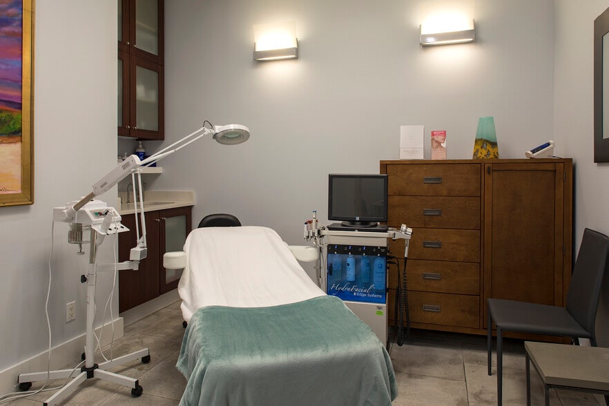 More Photos Of 2050 W County Highway 30A, Santa Rosa Beach Loft Creative Space For Sale