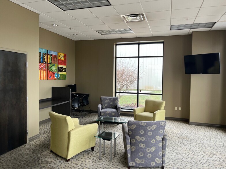 More Photos Of 2200-2224 Sandridge Dr, Moraine Warehouse For Lease