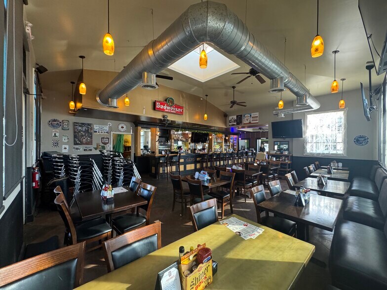 More Photos Of 105 Willis St, Leander Restaurant For Lease