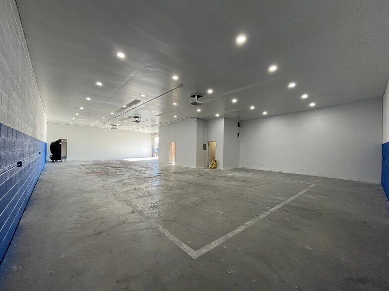 More Photos Of 3894 Spring Mountain Rd, Las Vegas Light Distribution For Lease