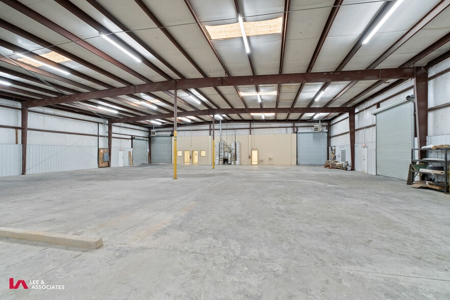 More Photos Of 121 Holt Industrial Cir, Acworth Warehouse For Sale