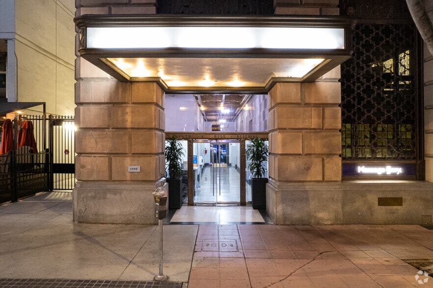 More Photos Of 315 W 9th St, Los Angeles Office For Sale
